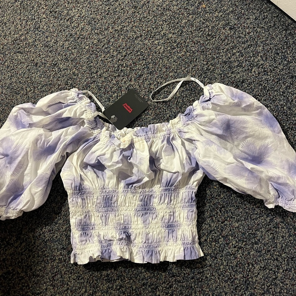 Levi’s puff sleeve top with purple flower pattern BRAND NEW with tags